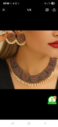 Elegant vintage style jewellery